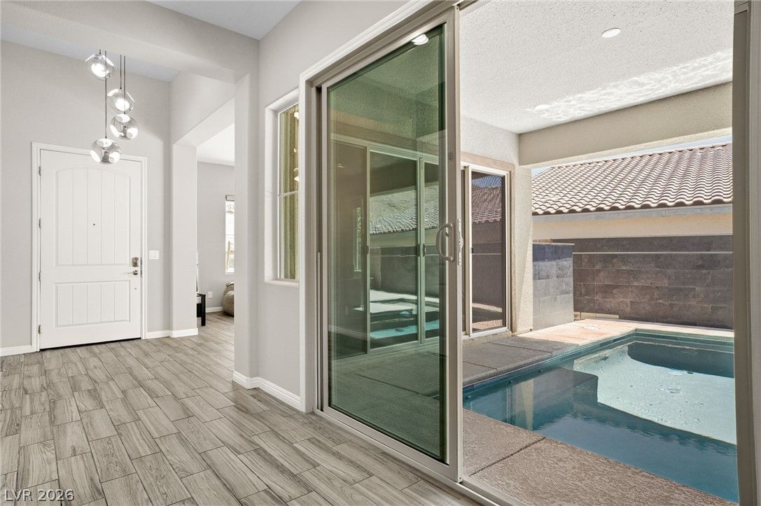 3985 Reyes Avenue — photo 4