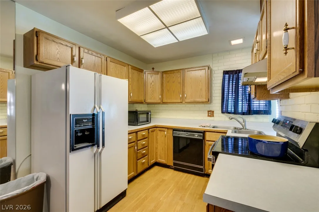 2556 Paradise Village Way — photo 5 of 45