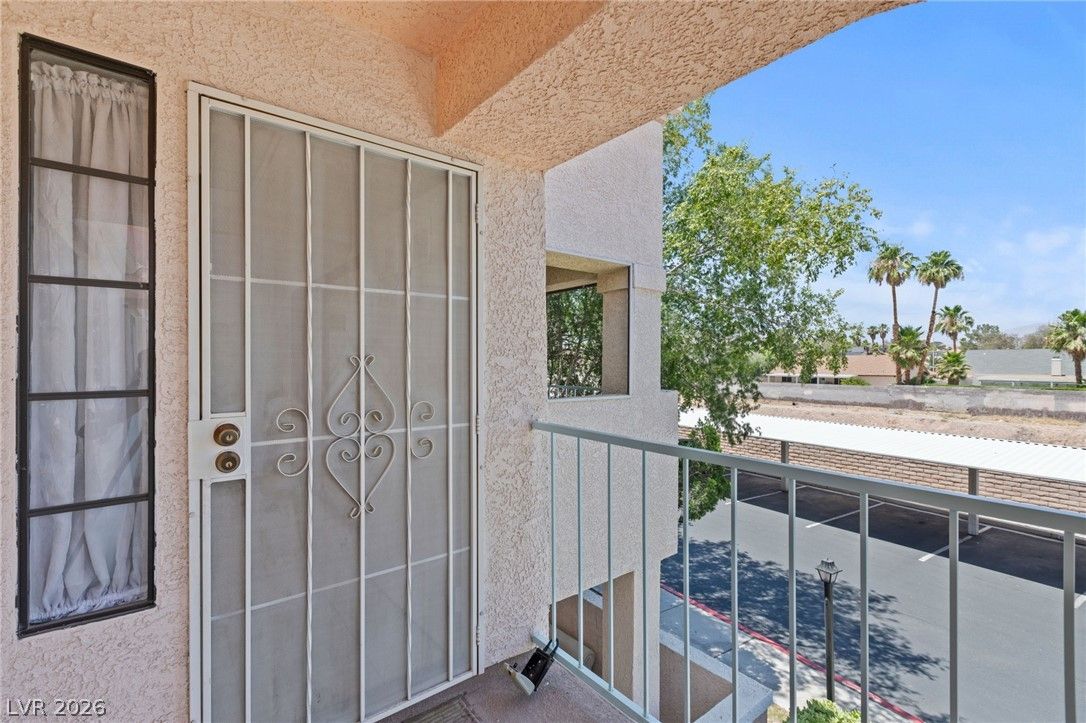 4823 South Torrey Pines Drive 203 — photo 3