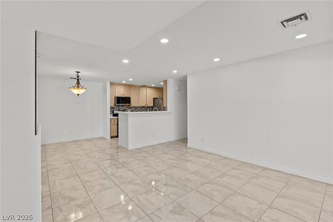 4823 South Torrey Pines Drive 203 — photo 4