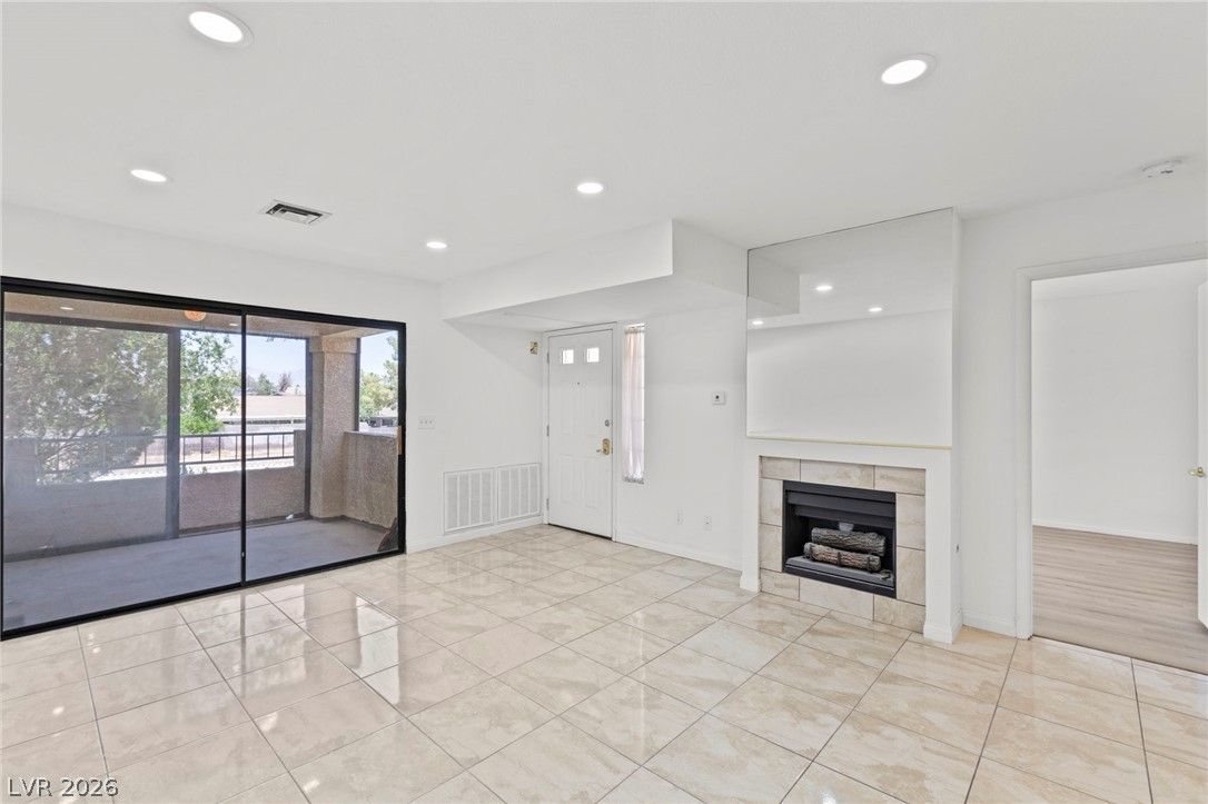 4823 South Torrey Pines Drive 203 — photo 5