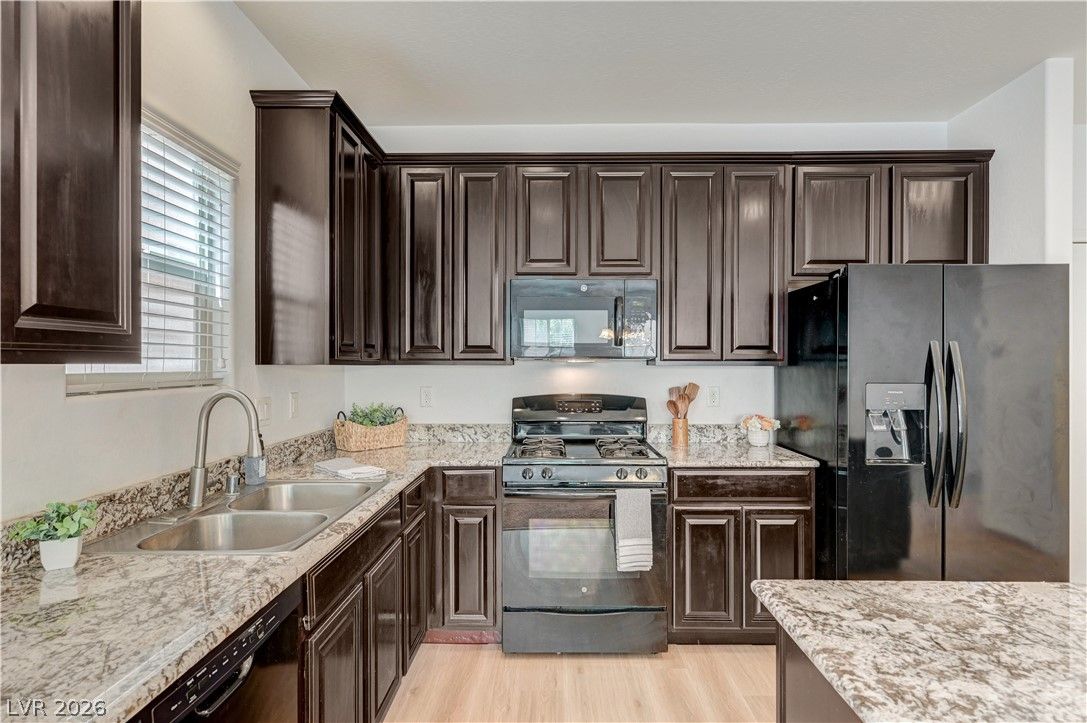 7760 Petite Pillar Court — photo 2