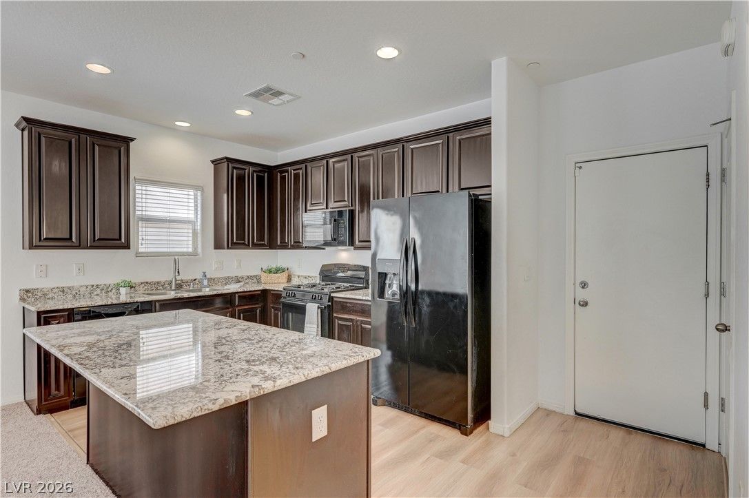 7760 Petite Pillar Court — photo 5