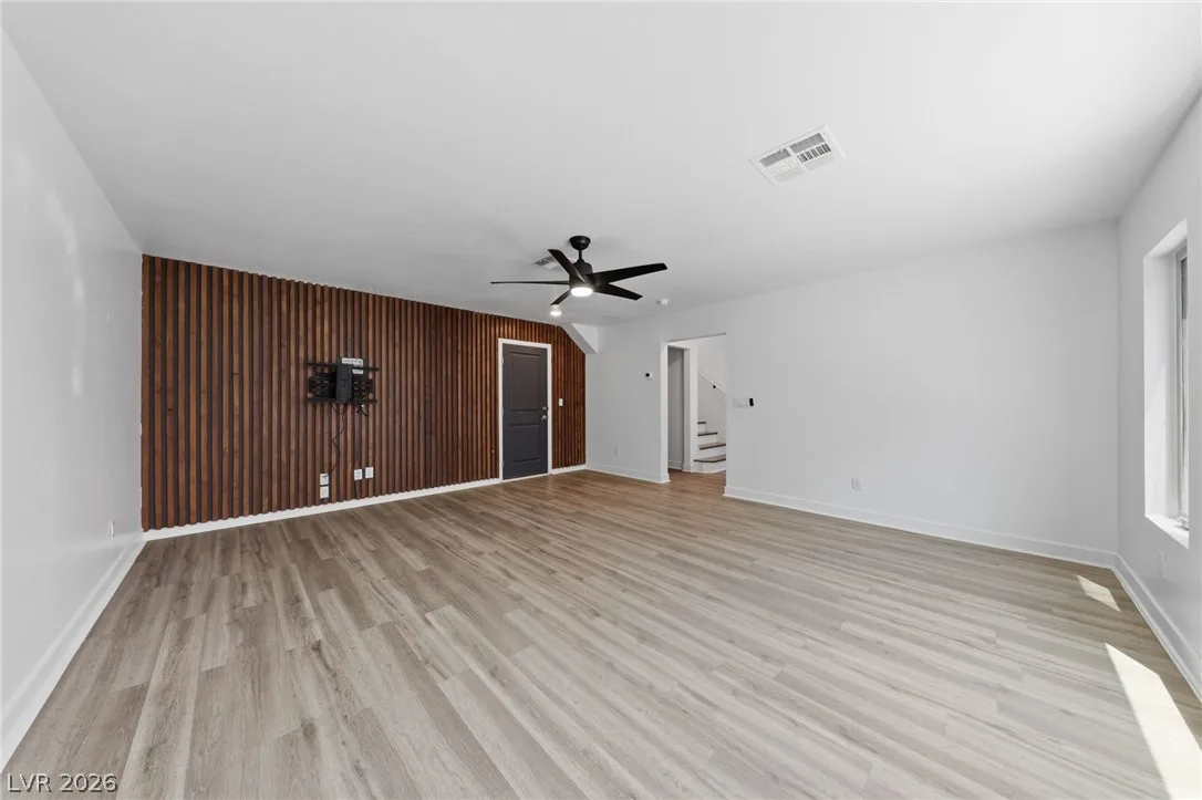 8111 Carpenter Creek Avenue — photo 3