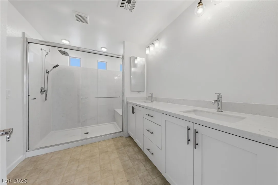 8111 Carpenter Creek Avenue — photo 5