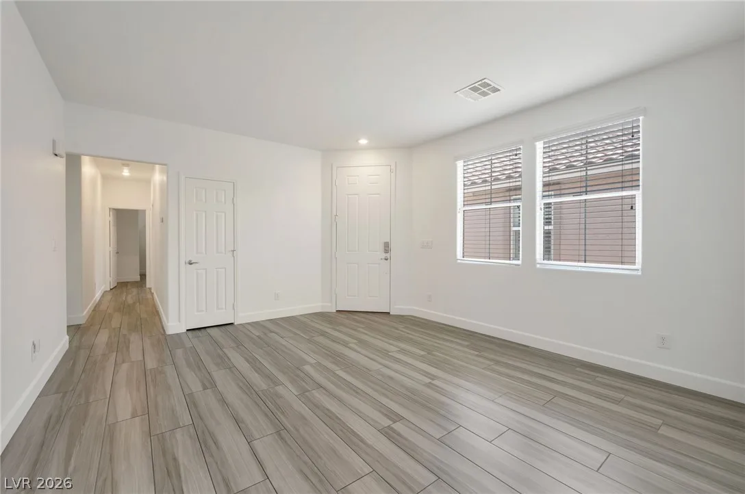 10953 Cherokee Landing Street — photo 3 of 24