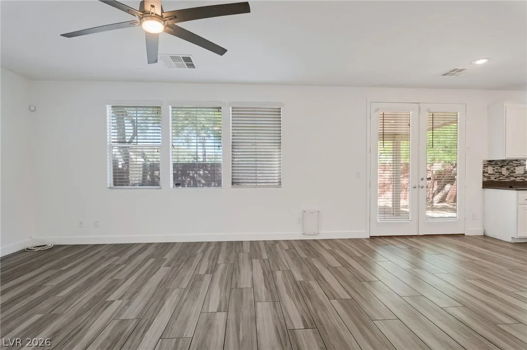 10953 Cherokee Landing Street — photo 4 of 24