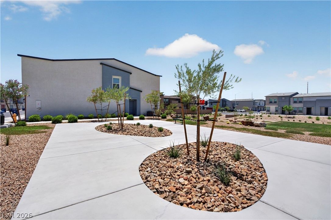 6089 Lily Garden Street — photo 3
