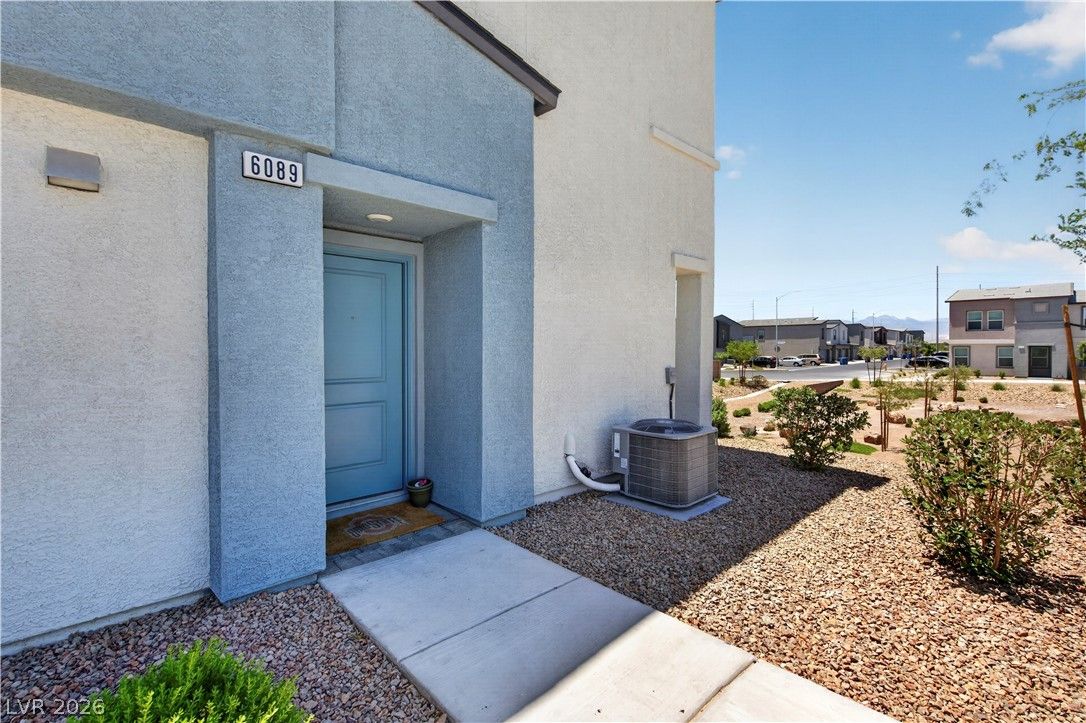 6089 Lily Garden Street — photo 5