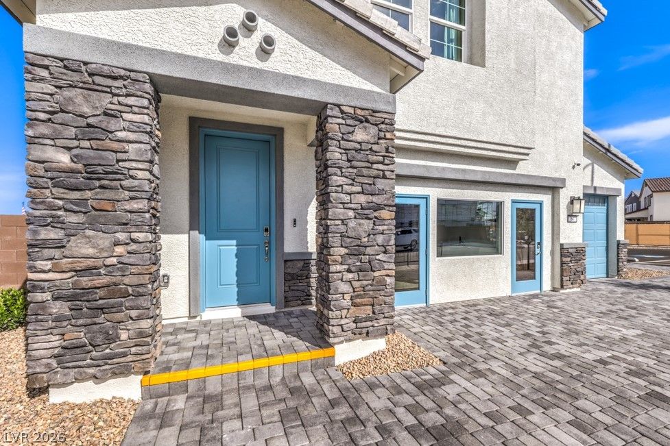 7564 Gage Falls Lane — photo 4