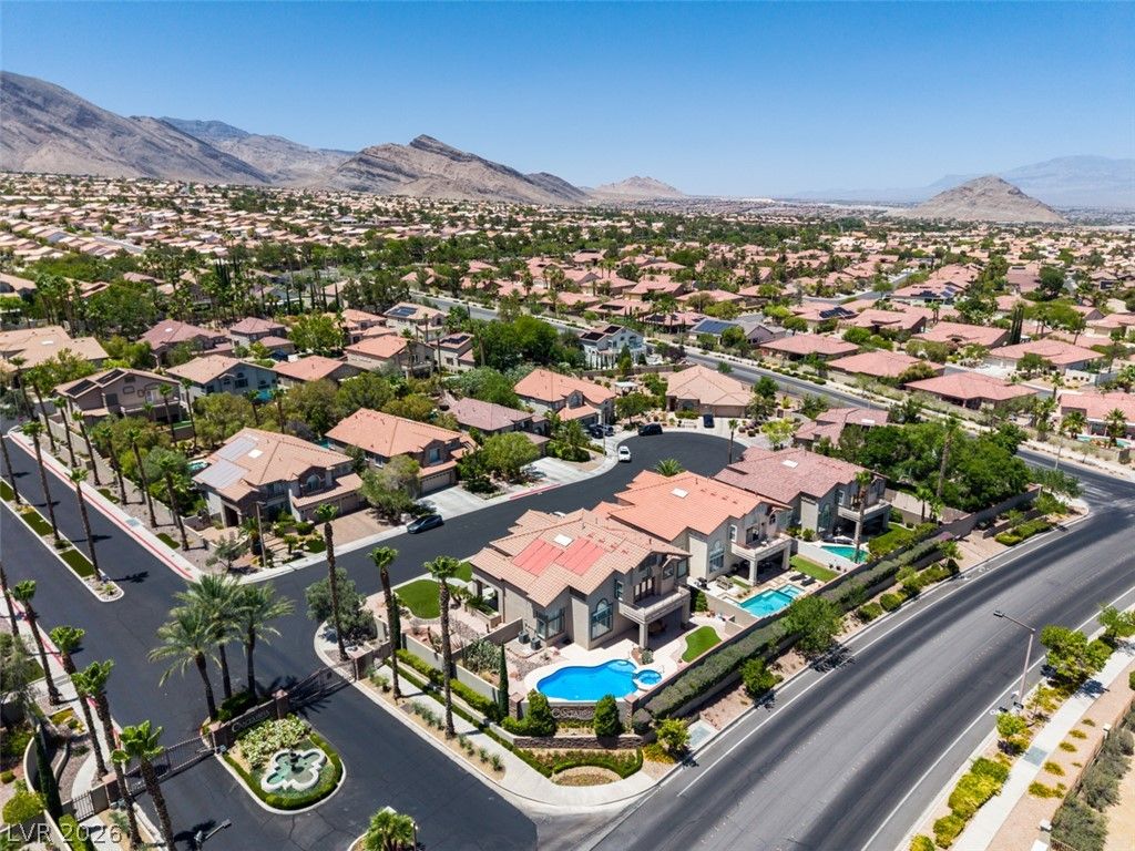 2200 Menifee Court — photo 3 of 45