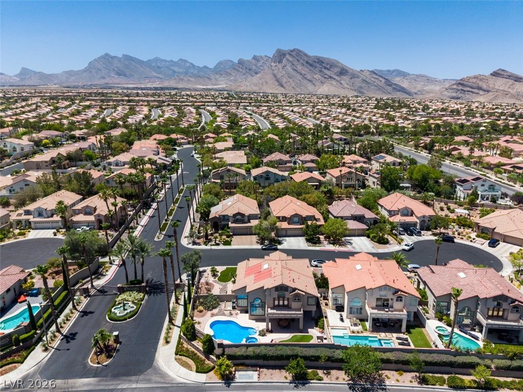 2200 Menifee Court — photo 4 of 45