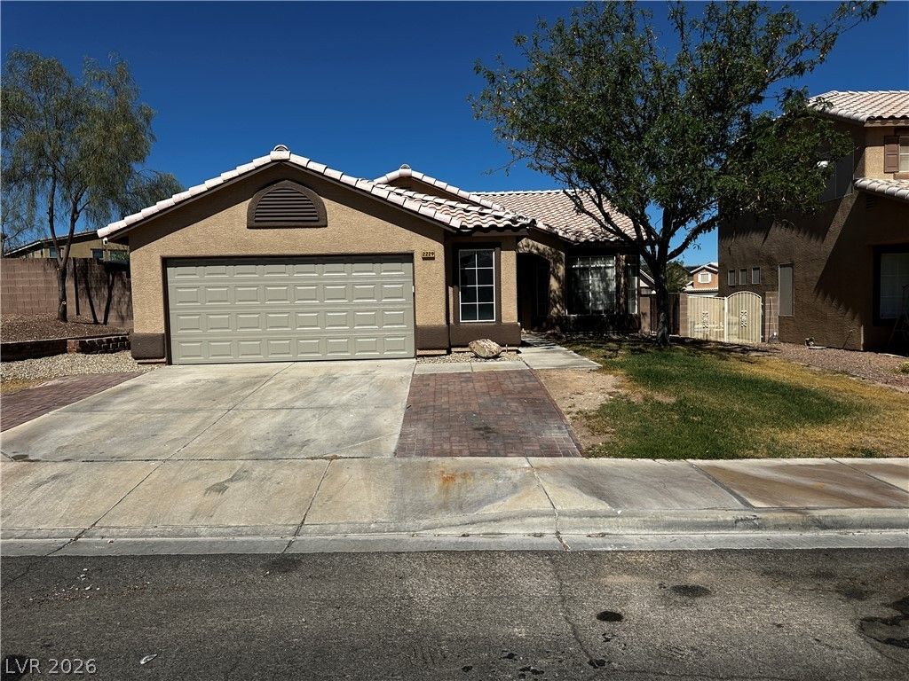 2229 Maple Shade Street — photo 1