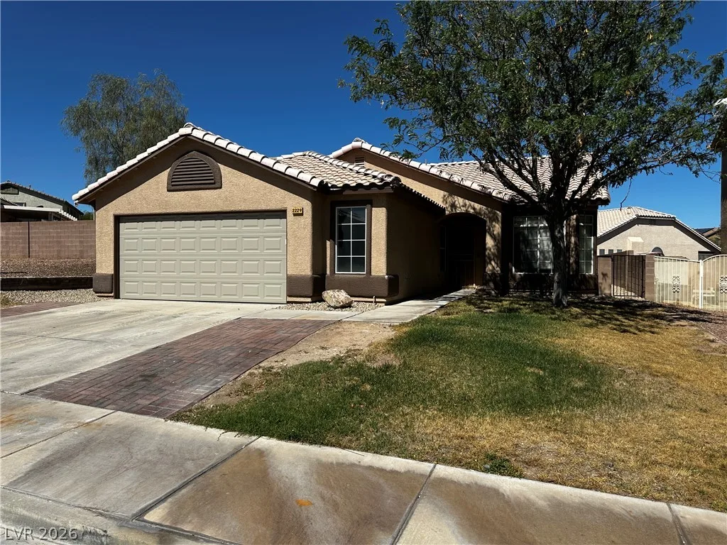 2229 Maple Shade Street — photo 2