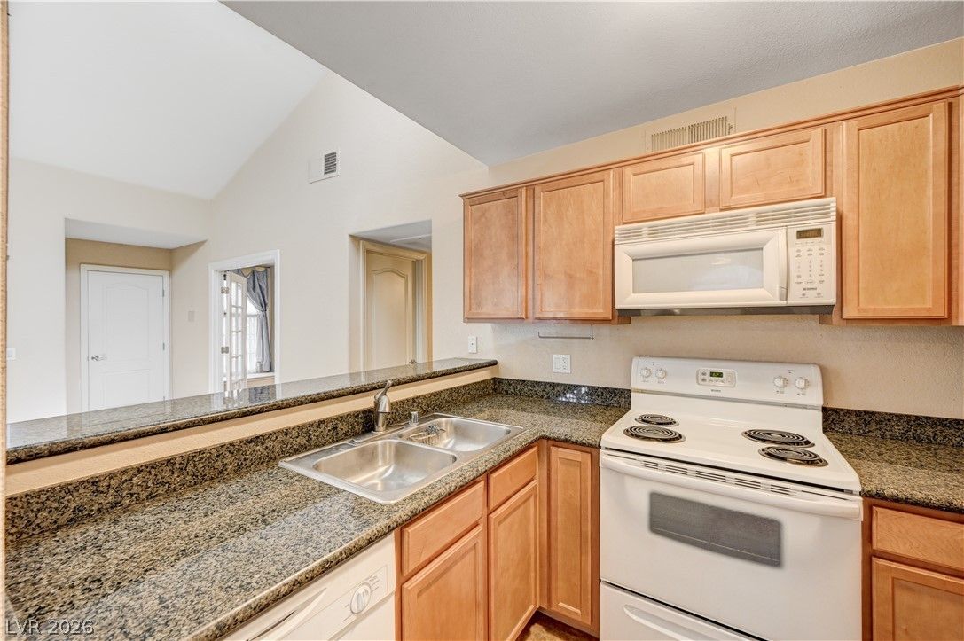 9325 West Desert Inn Road 226 — photo 2