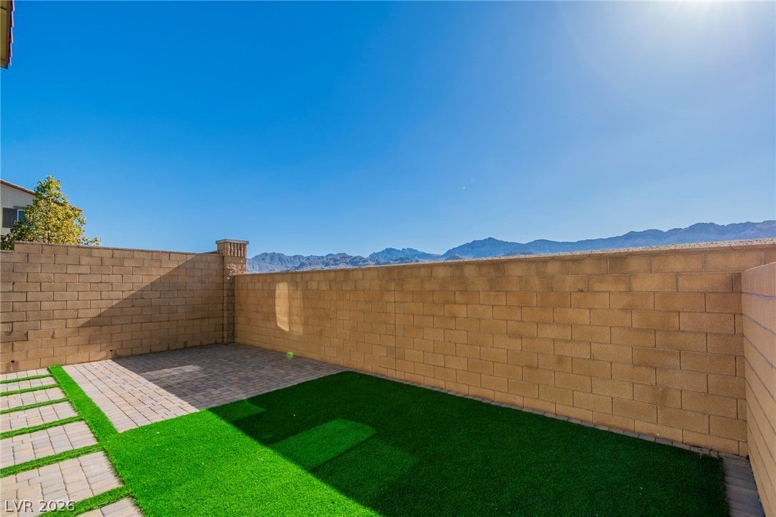 7019 Alabaster Peak Street — photo 5 of 58