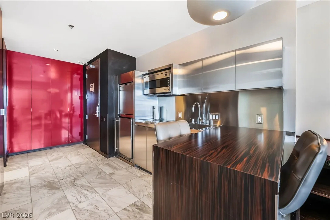 4381 West Flamingo Road 18305 — photo 3