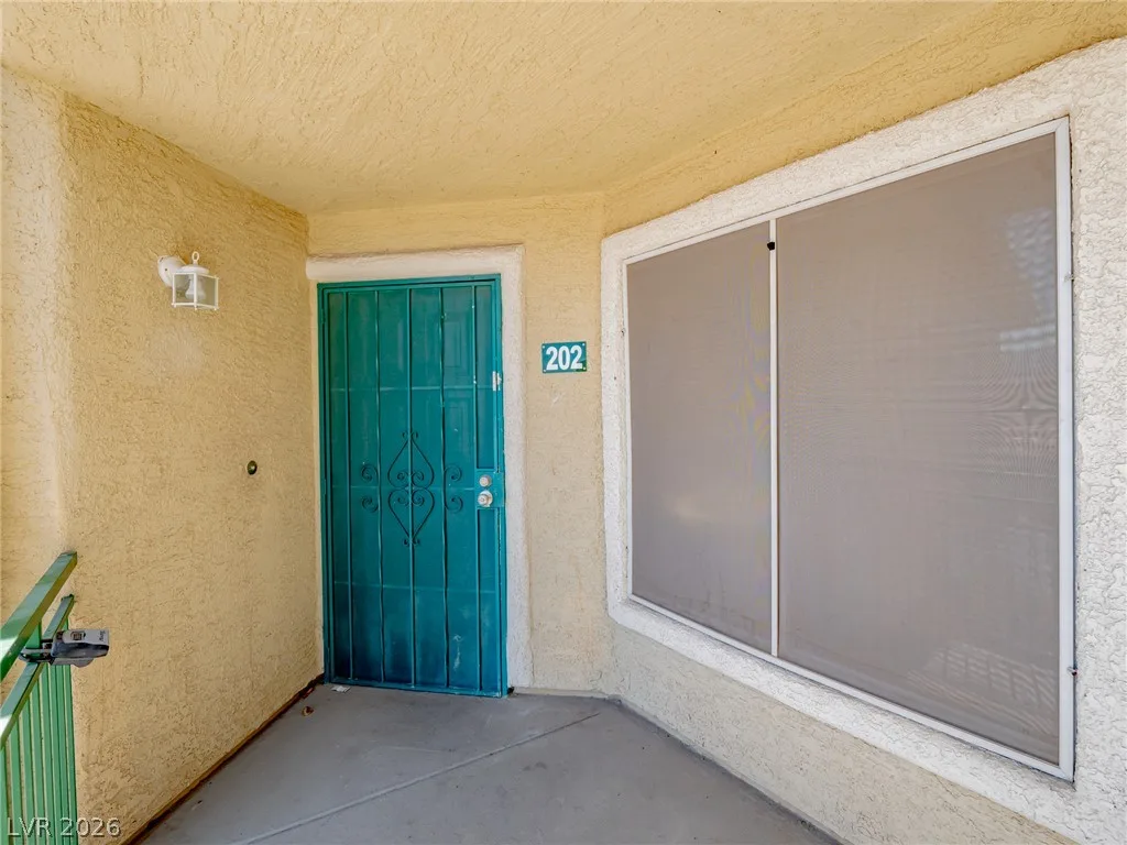 1401 Linnbaker Lane 202 — photo 2