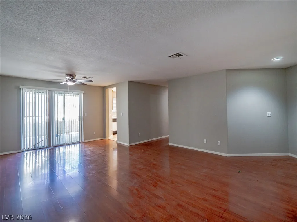 1401 Linnbaker Lane 202 — photo 4