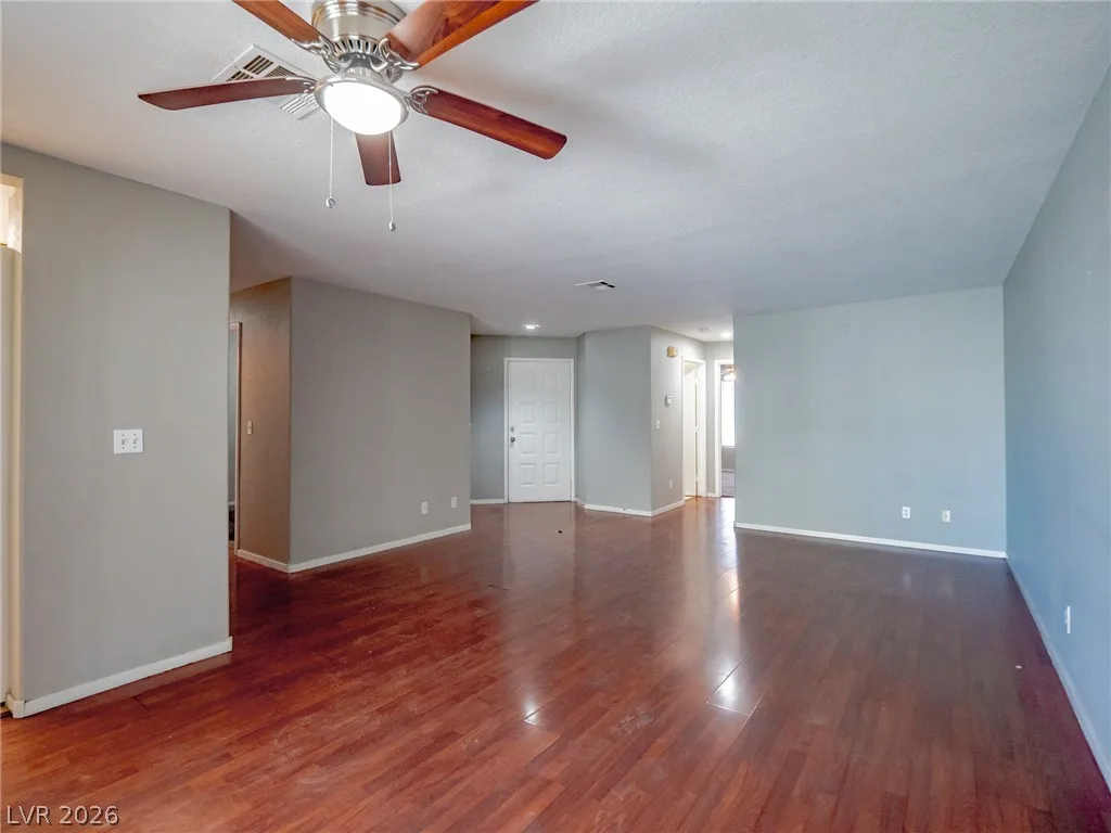 1401 Linnbaker Lane 202 — photo 5