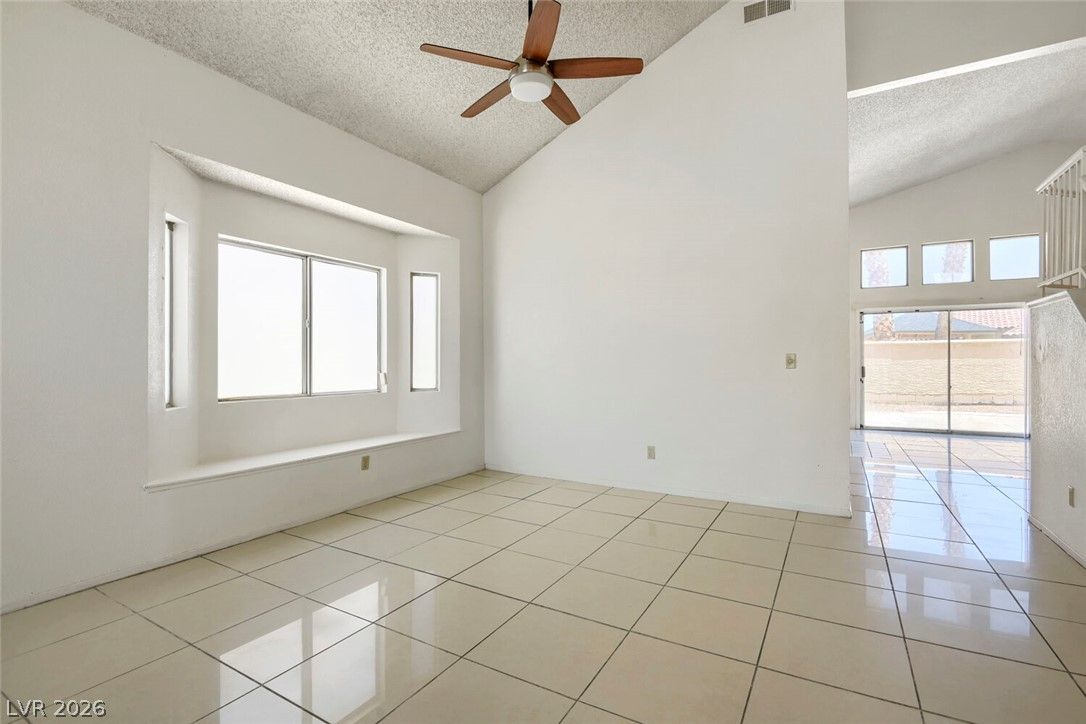 4120 Laurel Hill Drive — photo 4 of 34