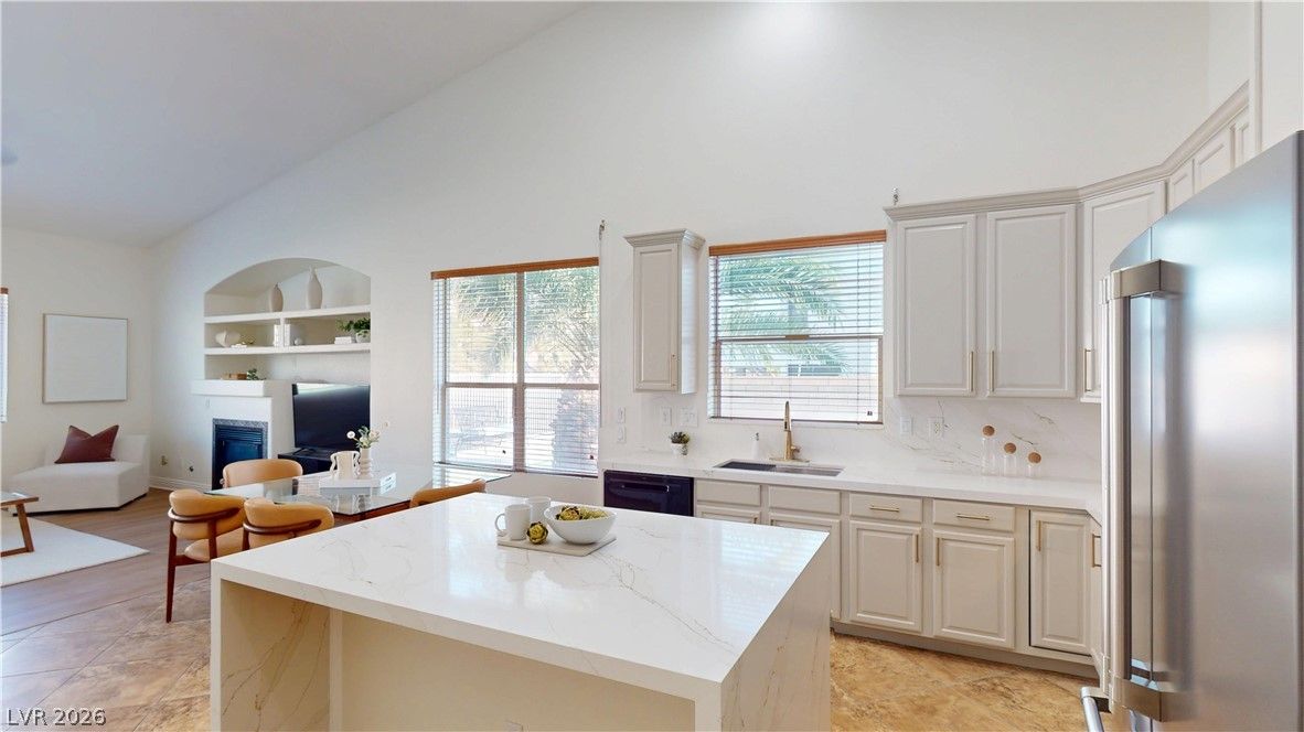 948 Sugar Springs Drive — photo 4