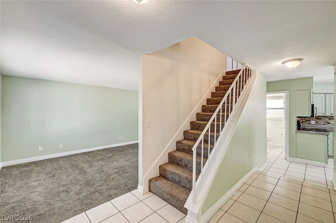 899 Monika Way — photo 2