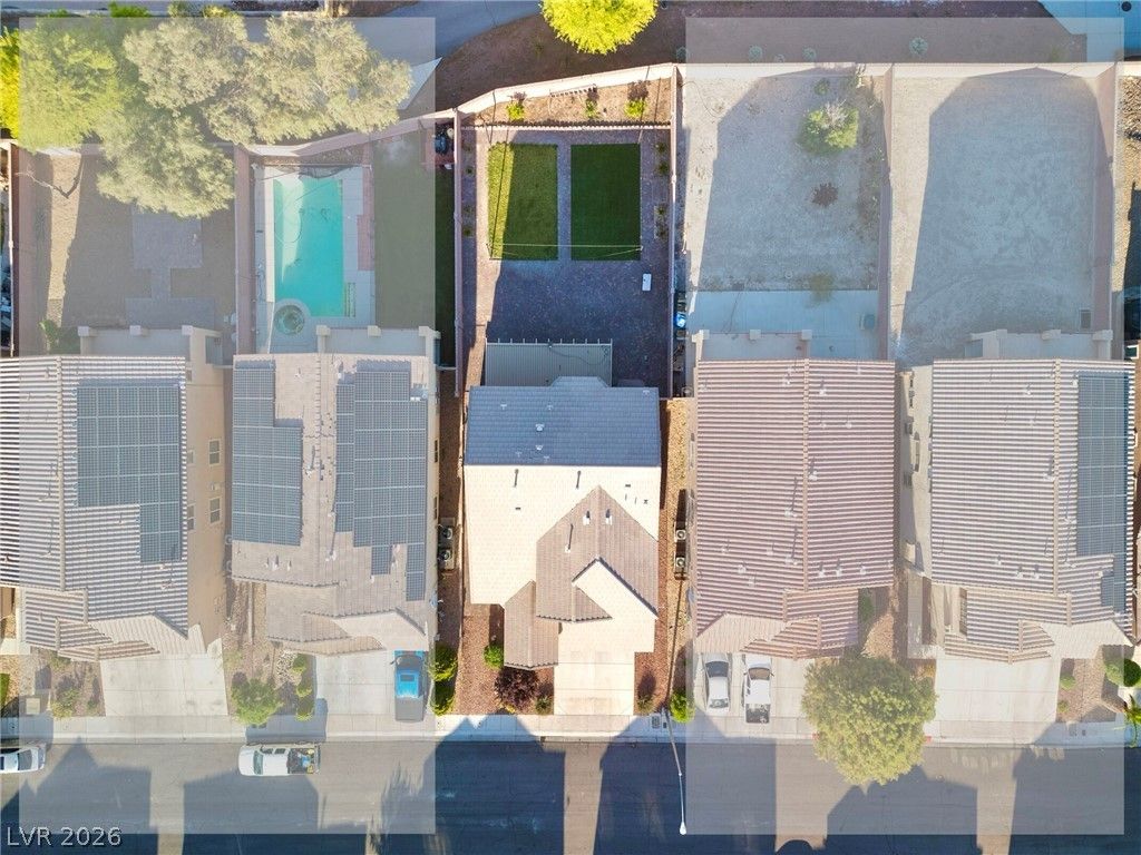 5124 Teal Petals Street — photo 2