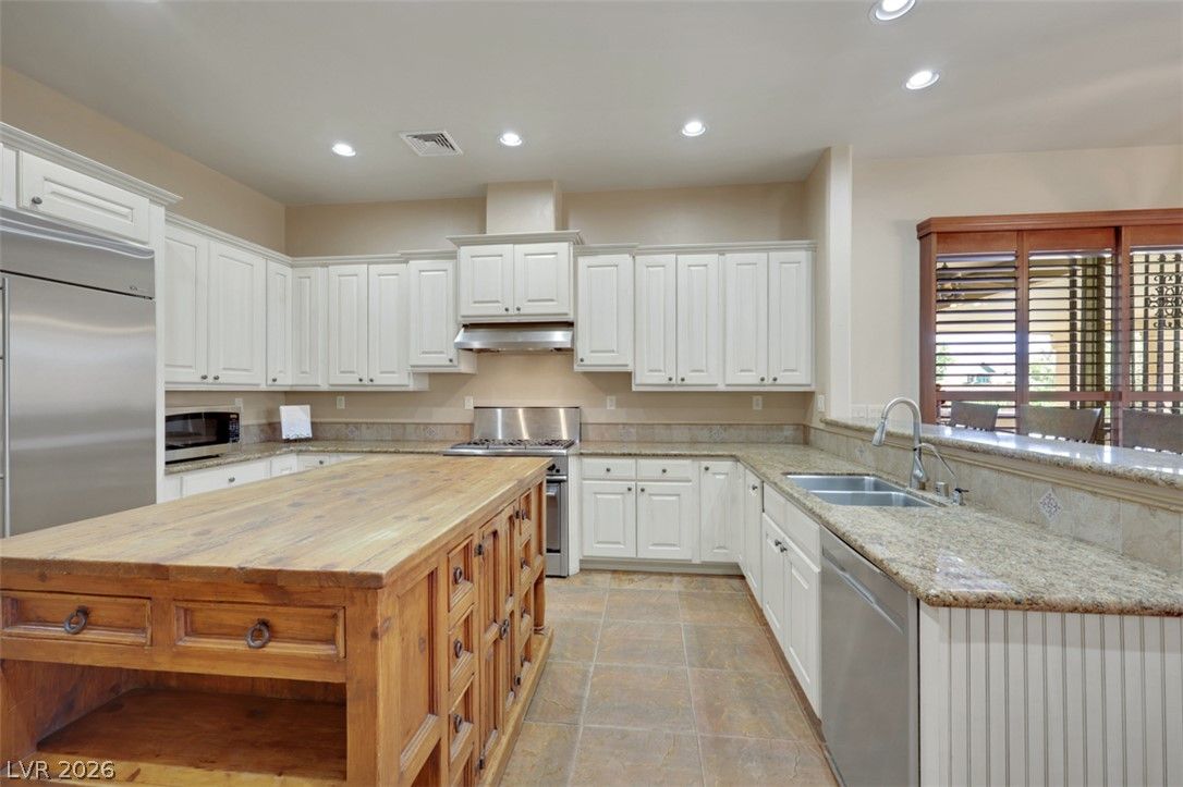 651 Du Fort Avenue — photo 3