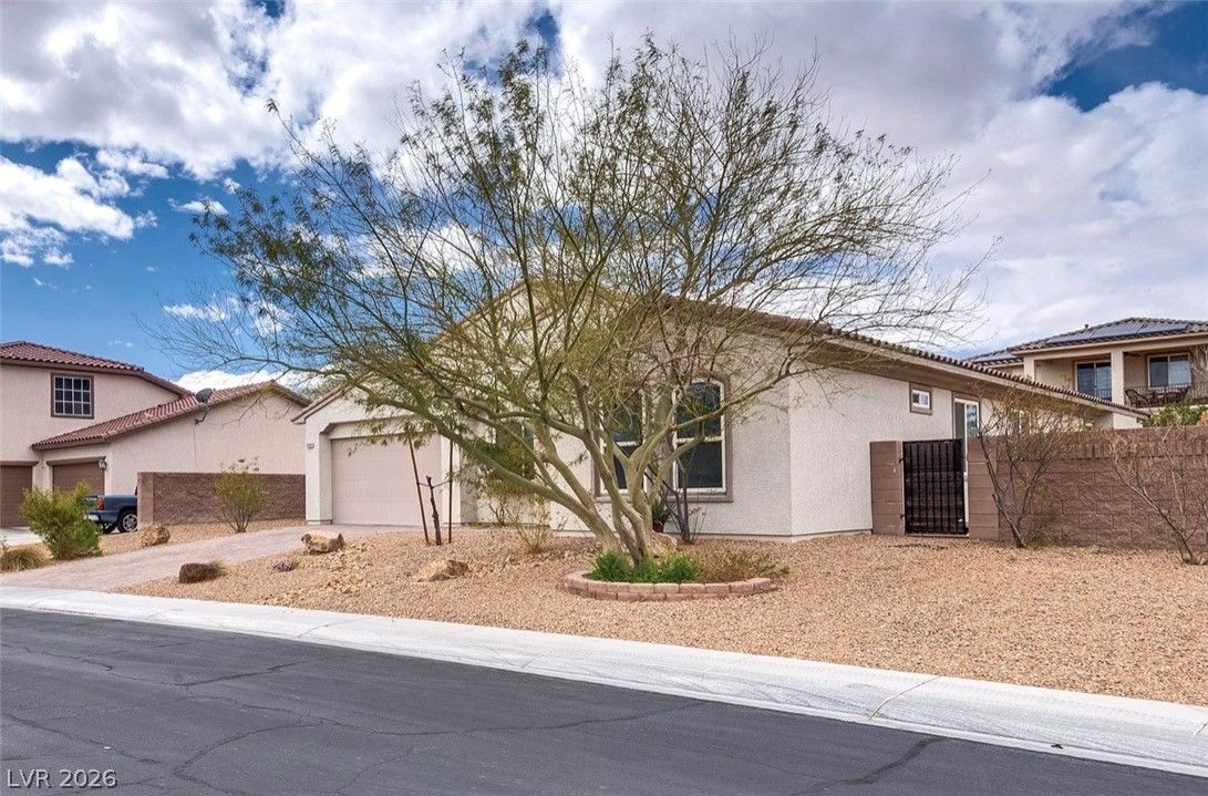 4709 Estate Ranch Street — photo 2