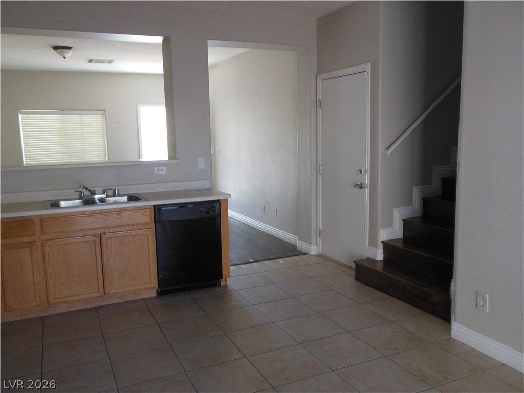 7431 Mariposa Grove Street — photo 5 of 19