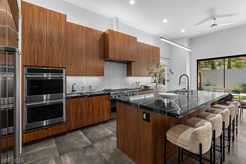 628 Edgebrook Drive — photo 4