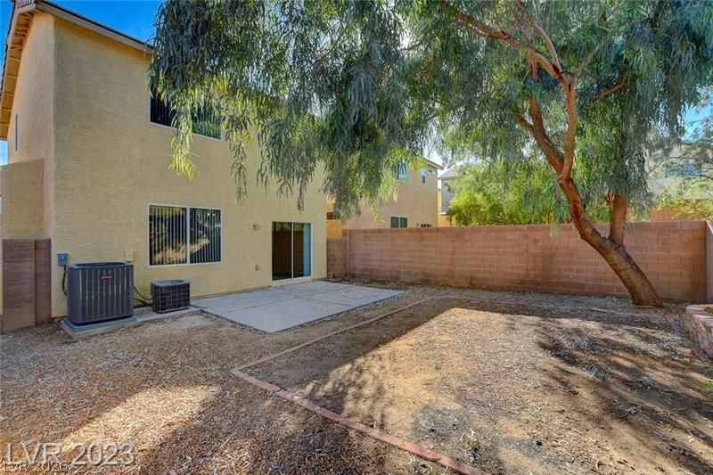 9128 Blue Raven Avenue — photo 5 of 33