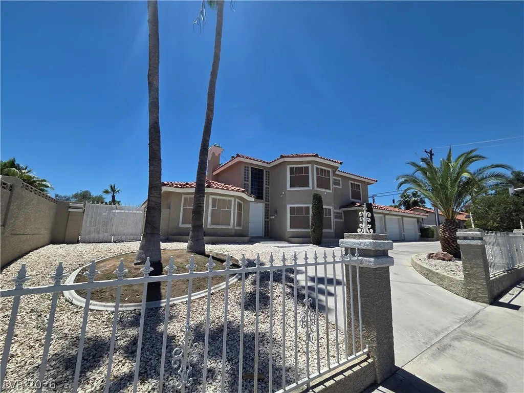 3013 West Oakey Boulevard — photo 4