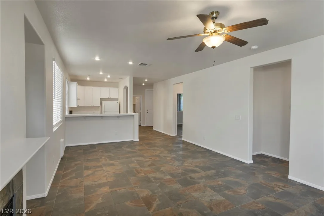 609 Elliot Peak Avenue — photo 3 of 19
