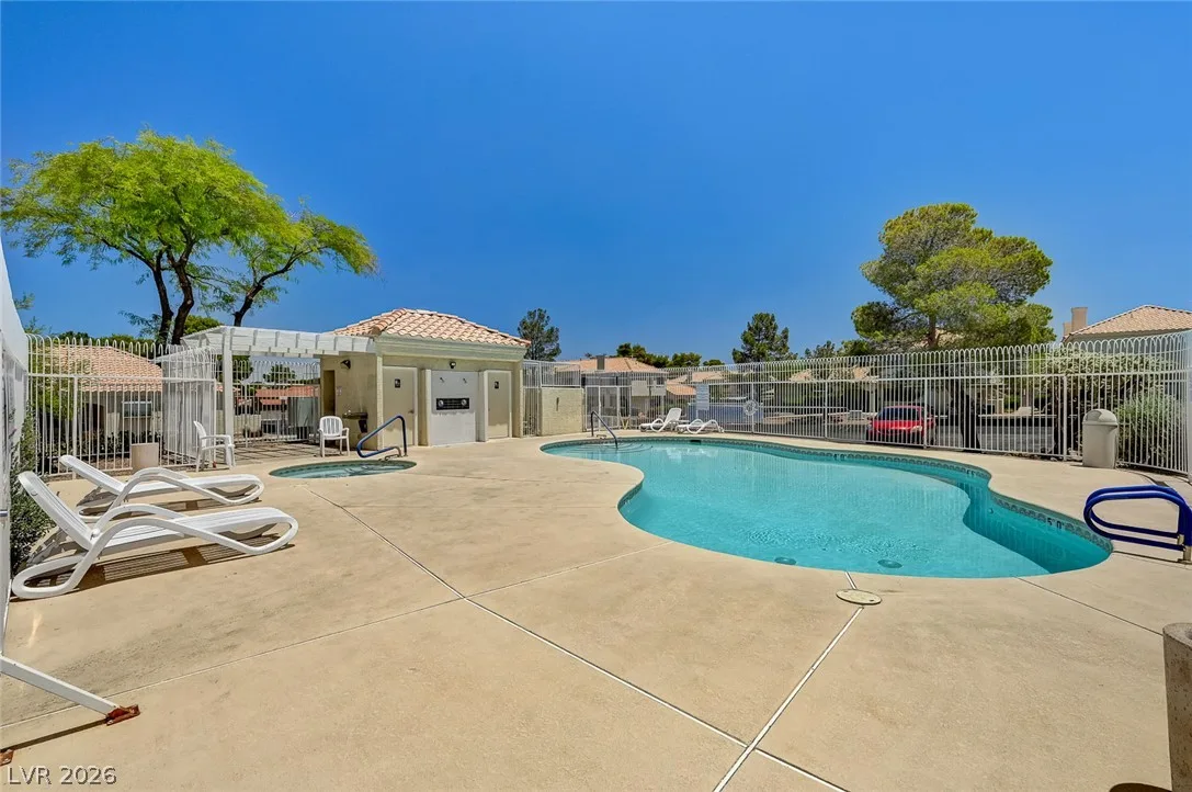 694 Anne Lane 694 — photo 3
