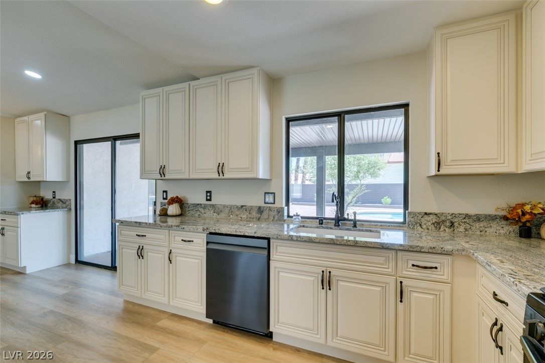 3360 Paso Andres Street — photo 5