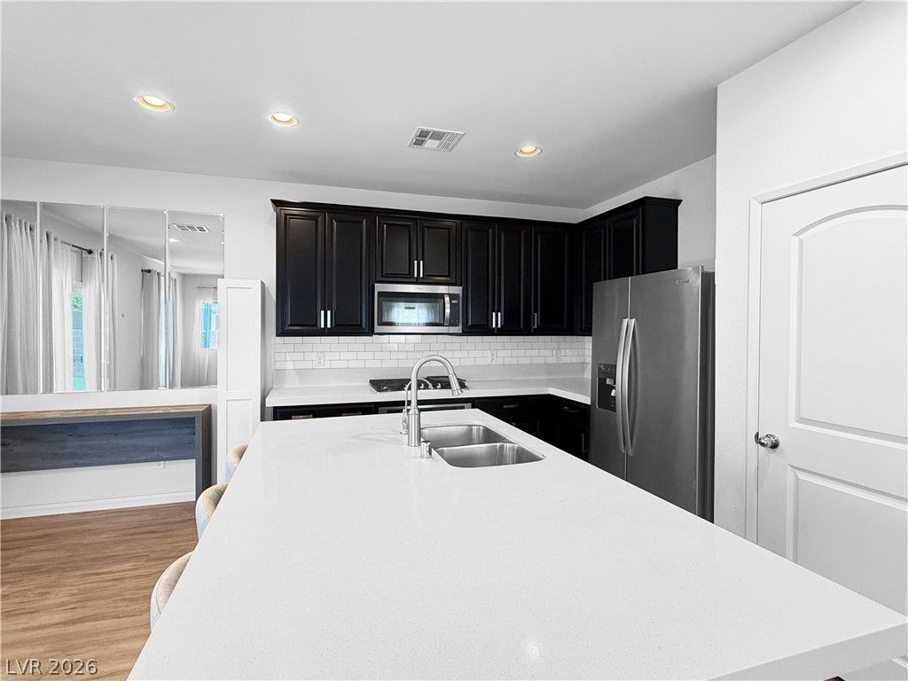 7709 Pyrenees Park Drive — photo 2