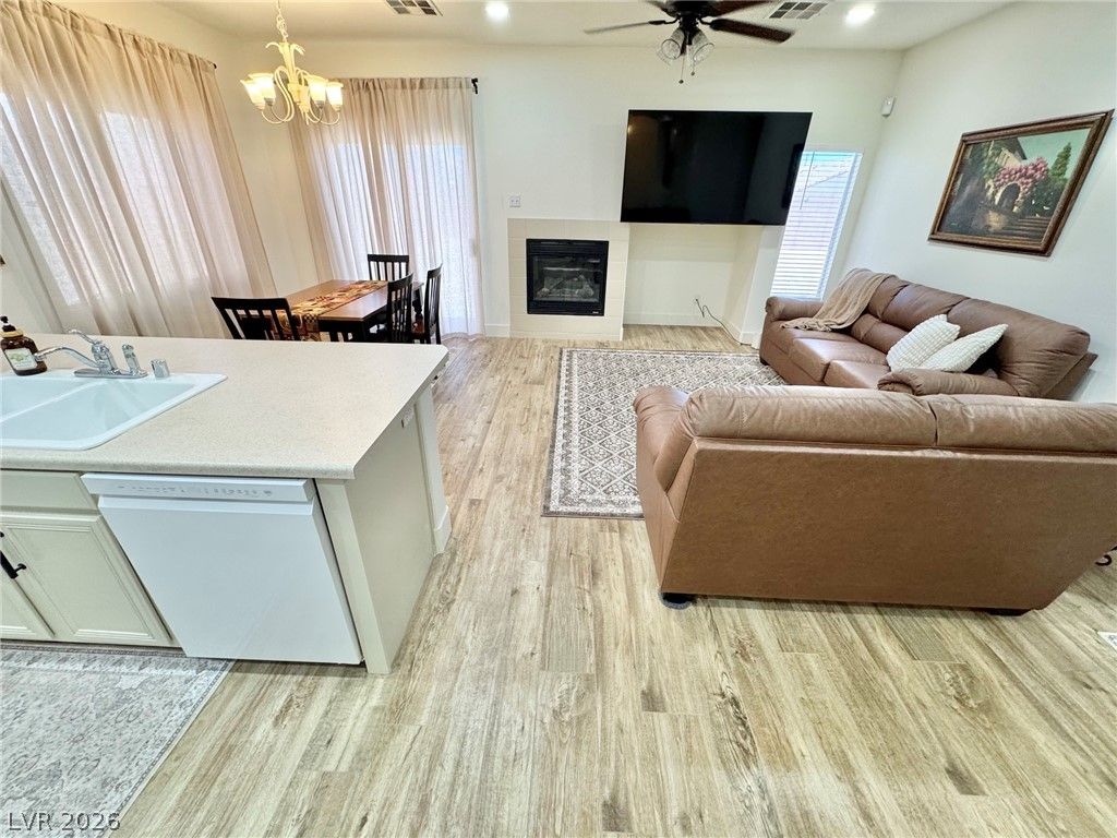 8852 Winter Sky Avenue — photo 3 of 23