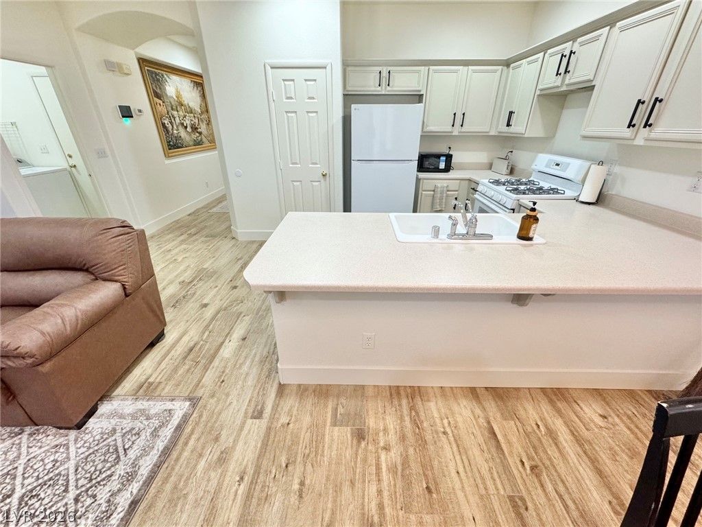 8852 Winter Sky Avenue — photo 5 of 23