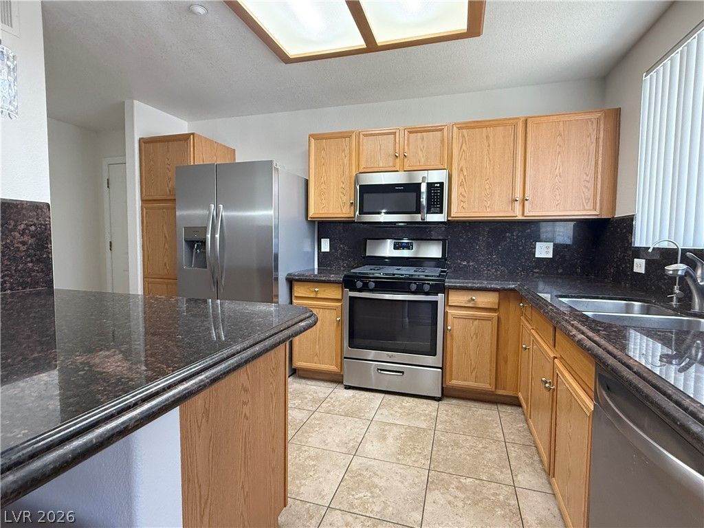 830 Carnegie Street 423 — photo 3