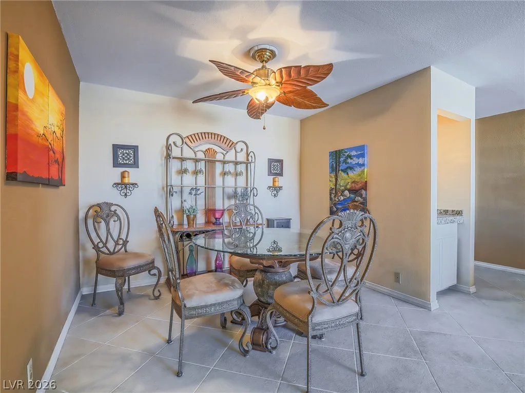 725 North Royal Crest Circle 231 — photo 4