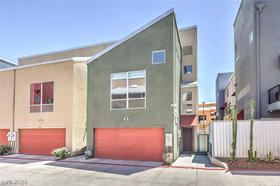 1999 Yaupon Avenue — photo 3