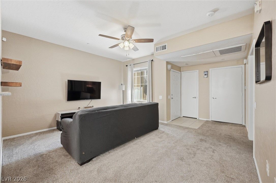 6868 Sky Pointe Drive 1053 — photo 4