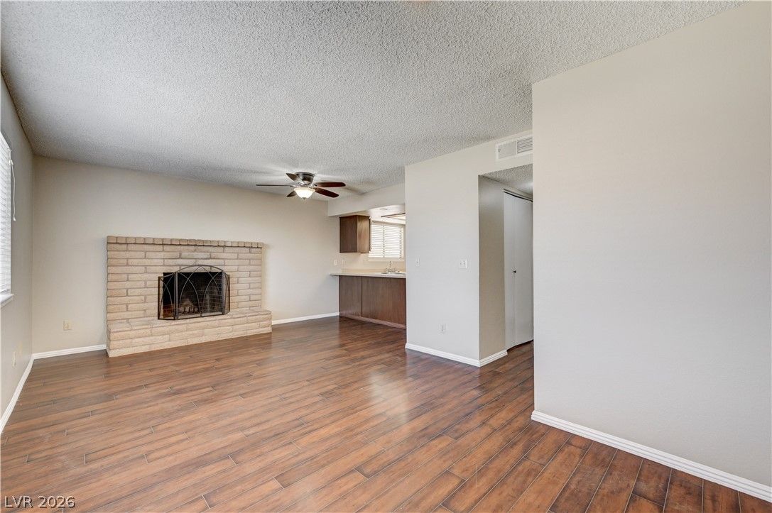 1309 Darlene Way A — photo 5 of 29
