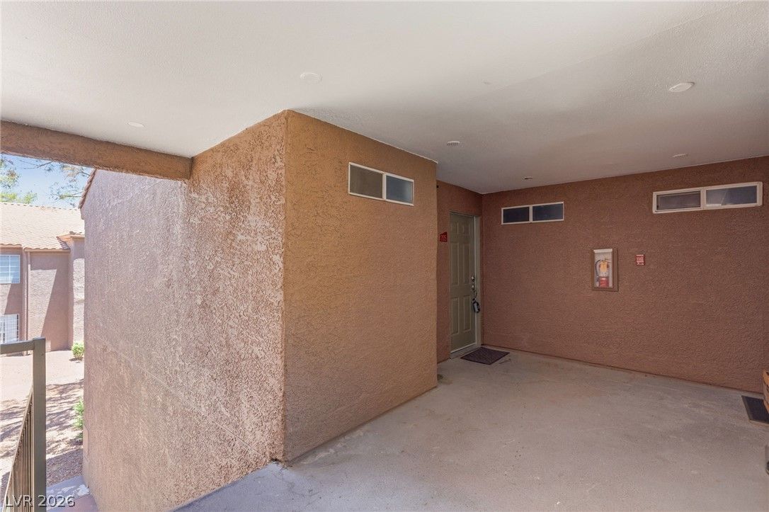 2111 Sealion Drive 205 — photo 2