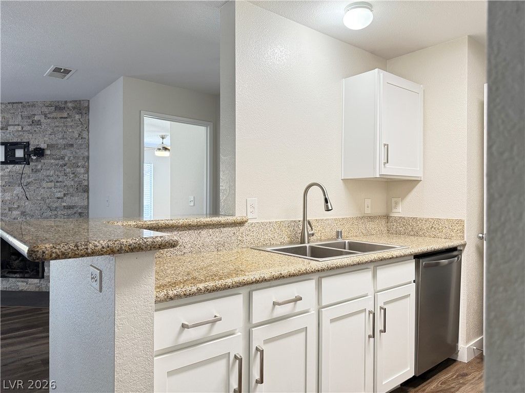 2200 South Fort Apache Road 2182 — photo 3