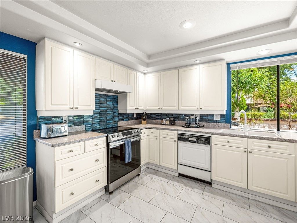 2828 San Lago Court — photo 3