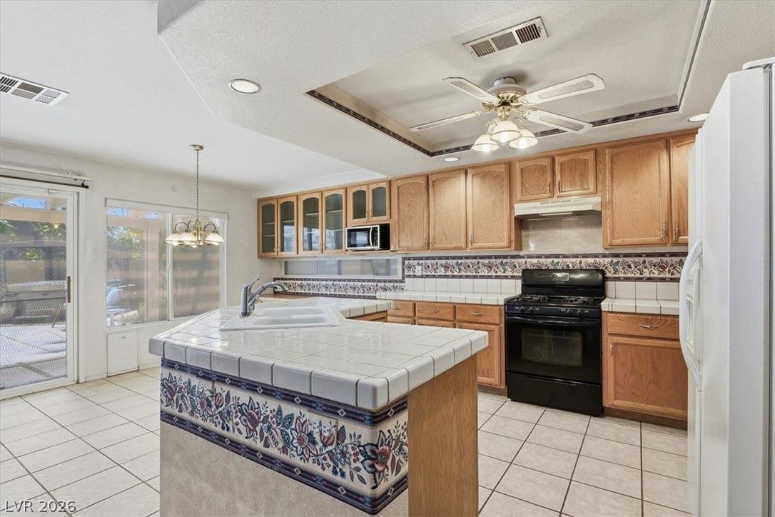 3744 Beacon Point Street — photo 4