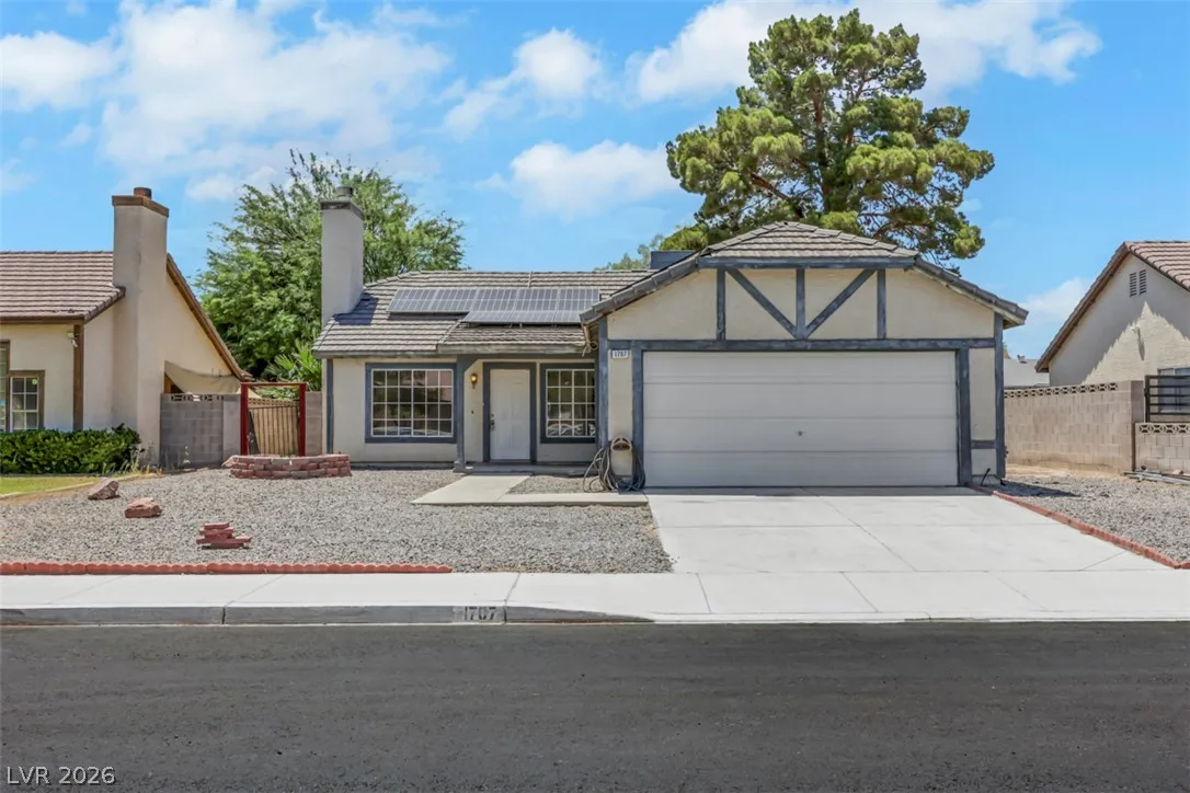 1707 Foxglove Drive — photo 2